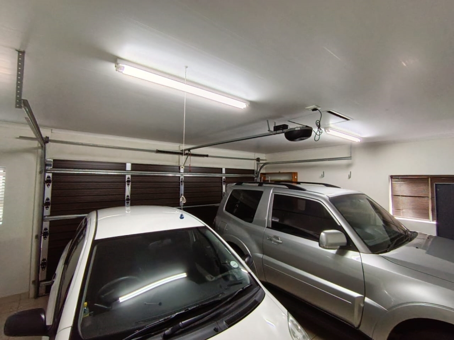 To Let 2 Bedroom Property for Rent in Dana Bay Western Cape